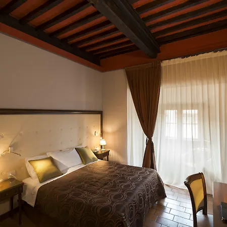 Leon Bianco San Gimignano