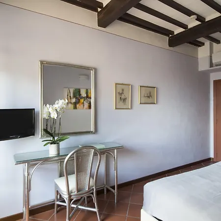Leon Bianco Hotel