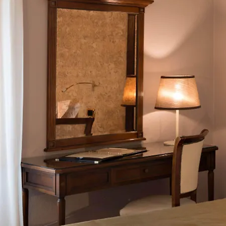 Hotel Leon Bianco 3*