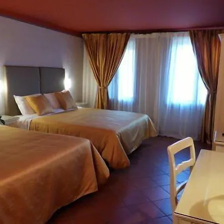 Hotel Leon Bianco 3*