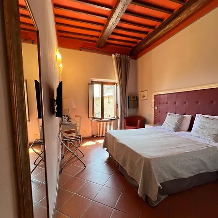 Leon Bianco San Gimignano