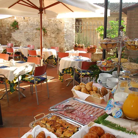 Hotel Leon Bianco 3*