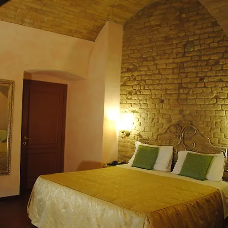 Hotel Leon Bianco 3*
